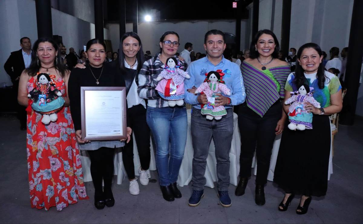 Presentan a la muñeca “Pueblito”, una artesanía única en Corregidora