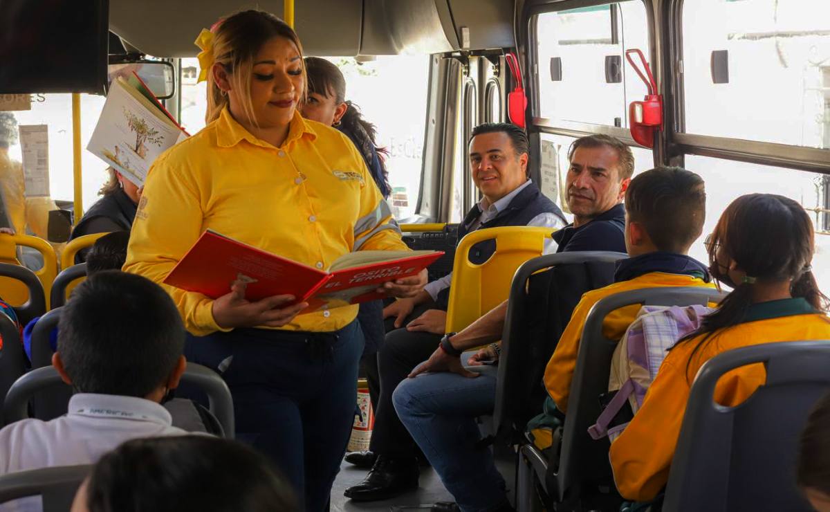 Fomentan lectura en estudiantes de Querétaro que utilizan transporte escolar