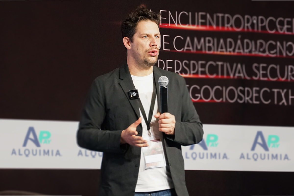 Sergio Loredo abre nuevos mercados: impulsando la innovación financiera en el Congreso Ferretero Summit 2024